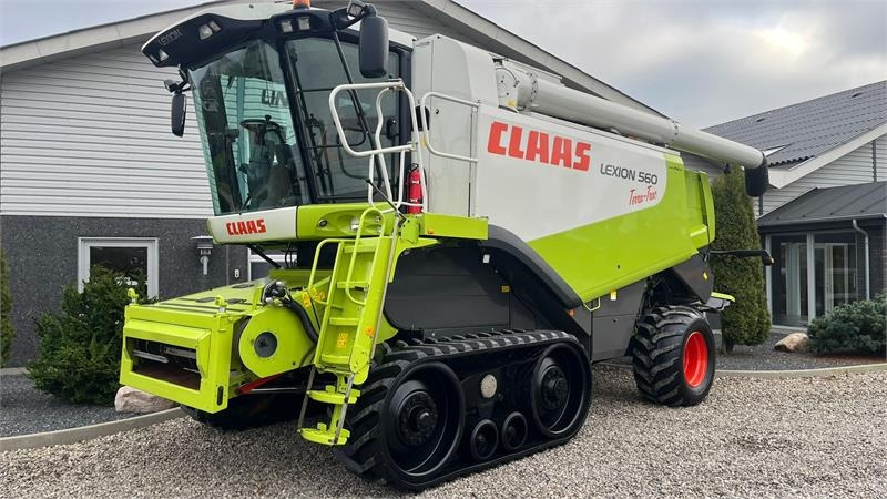 Claas LEXION 560 Med ny bælter og 4wd - Cosechadora de granos: foto 2 Claas LEXION 560 Med ny bælter og 4wd - Cosechadora de granos: foto 2