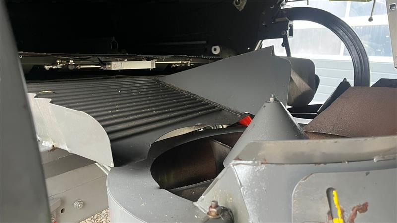 Claas LEXION 560 Med ny bælter og 4wd - Cosechadora de granos: foto 5 Claas LEXION 560 Med ny bælter og 4wd - Cosechadora de granos: foto 5