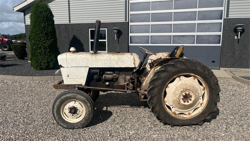 Tractor David Brown 880 Med defekt køler: foto 9