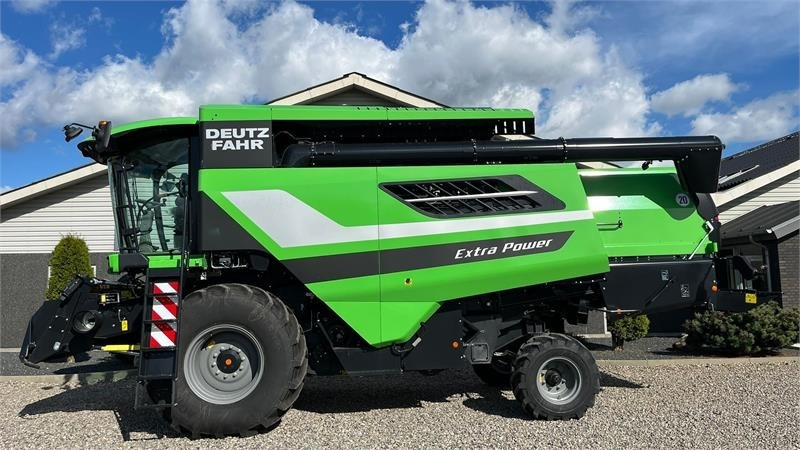 Cosechadora de granos Deutz-fahr C7206 With 24feed - 7.2m header. New and unused Co: foto 14
