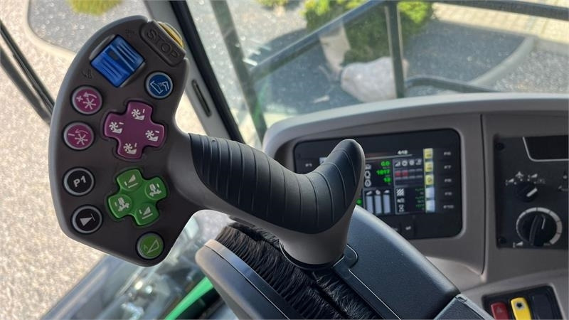 Cosechadora de granos Deutz-fahr C7206 With 24feed - 7.2m header. New and unused Co: foto 18