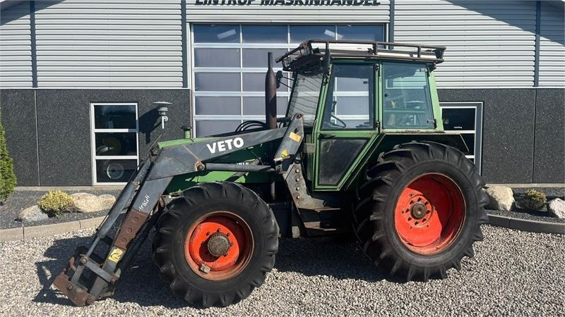 Fendt 308 LS Farmer Turbomatik med frontlæsser og skovin - Tractor: foto 1 Fendt 308 LS Farmer Turbomatik med frontlæsser og skovin - Tractor: foto 1
