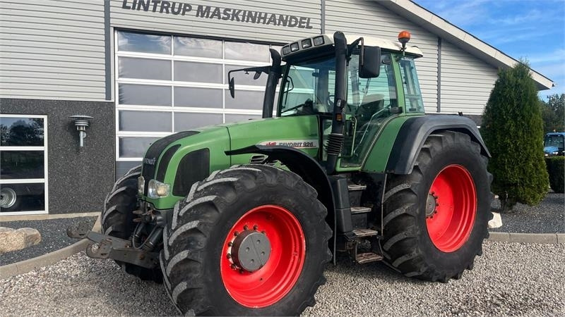 Fendt 926 Favorit Vario Med frontlift - Tractor: foto 2 Fendt 926 Favorit Vario Med frontlift - Tractor: foto 2