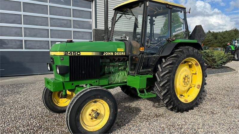 John Deere 2450 Med servostyring - Tractor: foto 2 John Deere 2450 Med servostyring - Tractor: foto 2