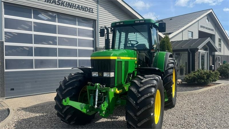 Tractor John Deere 7710 8.1L motor, store hjul og frontlift. En ejere: foto 9