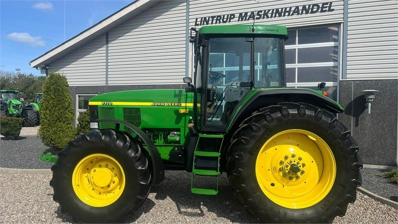 Tractor John Deere 7710 8.1L motor, store hjul og frontlift. En ejere: foto 11