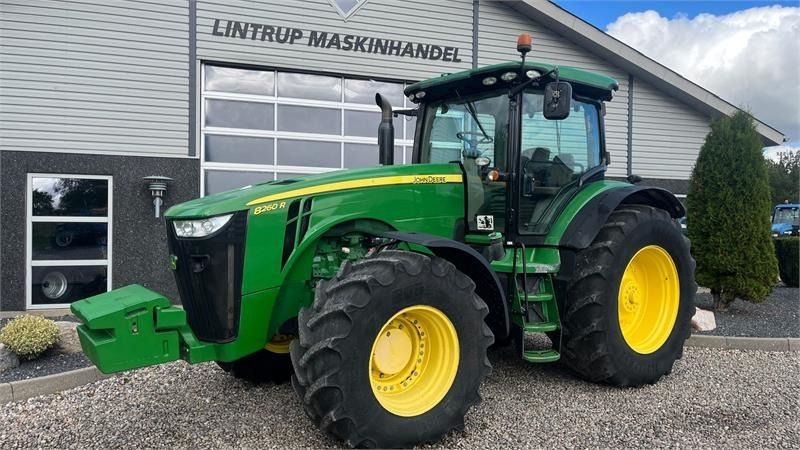 John Deere 8260R  - Tractor: foto 2 John Deere 8260R  - Tractor: foto 2