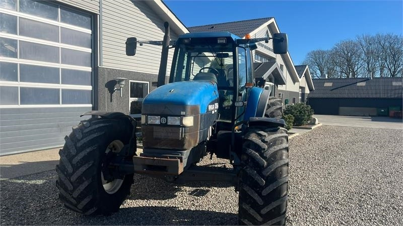 New Holland 8360 med 4stk fabriksnye dæk til. Super stærk tra - Tractor: foto 4 New Holland 8360 med 4stk fabriksnye dæk til. Super stærk tra - Tractor: foto 4