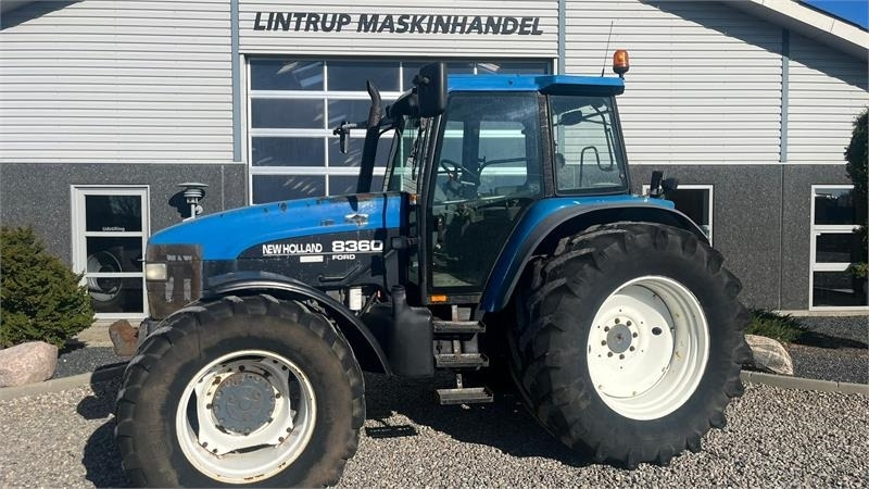 New Holland 8360 med 4stk fabriksnye dæk til. Super stærk tra - Tractor: foto 1 New Holland 8360 med 4stk fabriksnye dæk til. Super stærk tra - Tractor: foto 1