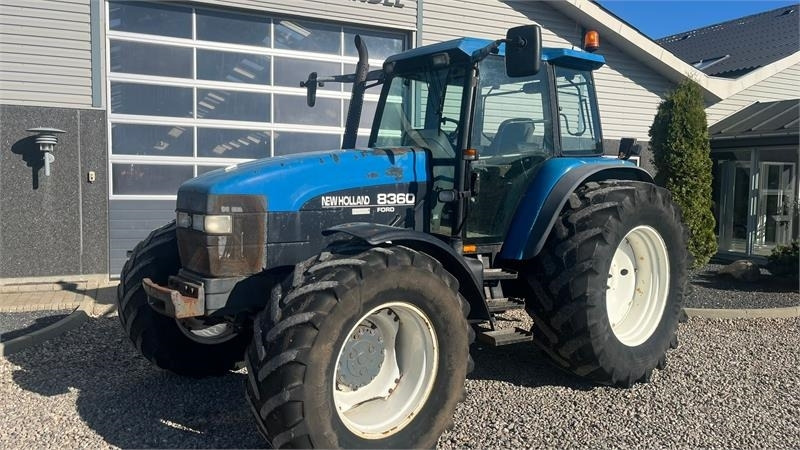 New Holland 8360 med 4stk fabriksnye dæk til. Super stærk tra - Tractor: foto 2 New Holland 8360 med 4stk fabriksnye dæk til. Super stærk tra - Tractor: foto 2