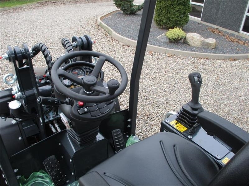 Pitbull X24-26V med lyspakke og 400mm hjulmontering. - Cargadora articulada: foto 5 Pitbull X24-26V med lyspakke og 400mm hjulmontering. - Cargadora articulada: foto 5