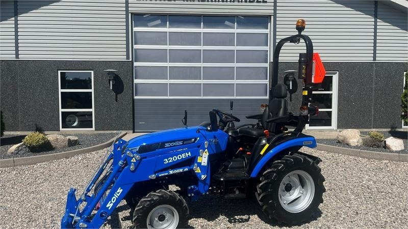 Solis H26 HST Med Frontlæsser - Tractor: foto 1 Solis H26 HST Med Frontlæsser - Tractor: foto 1