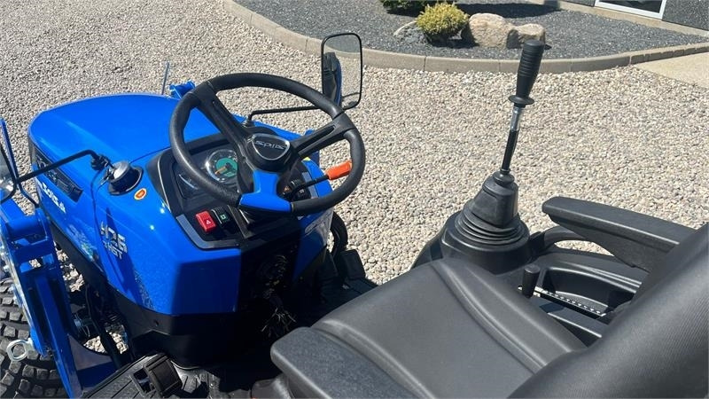 Solis H26 HST Med Frontlæsser og GardenPro dæk - Tractor municipal: foto 5 Solis H26 HST Med Frontlæsser og GardenPro dæk - Tractor municipal: foto 5