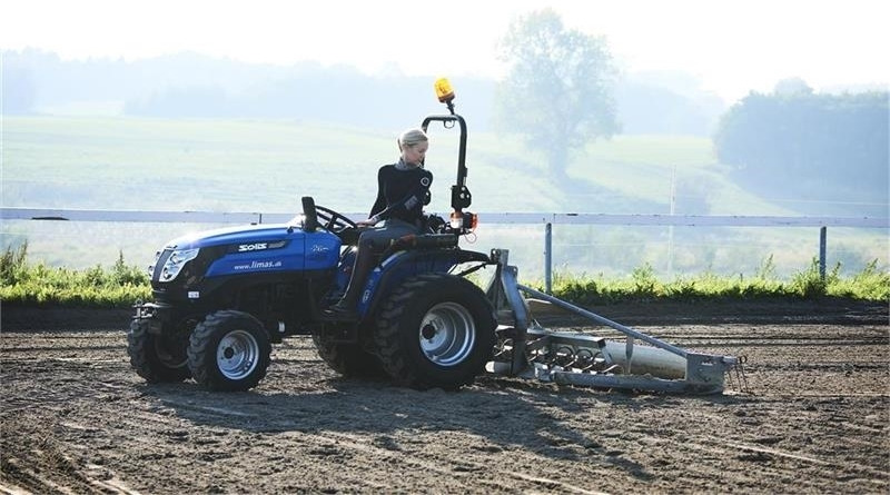 Tractor municipal Solis Ny kompakt traktor til små penge: foto 15