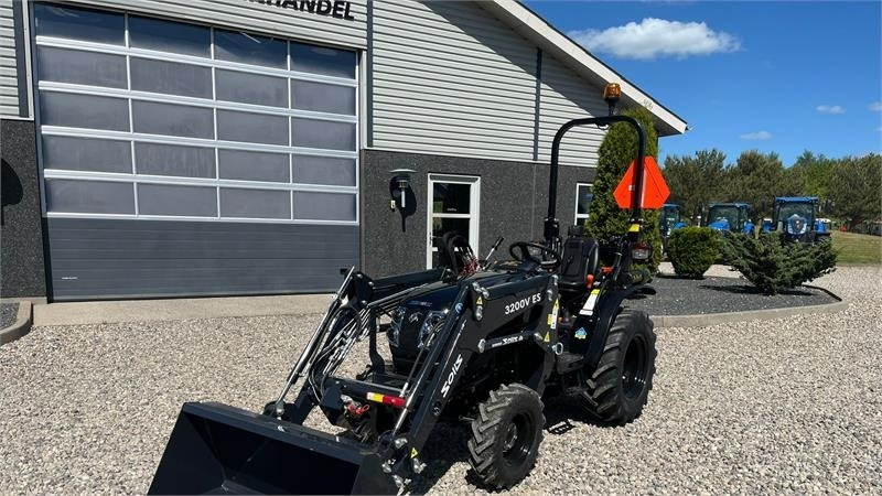 Solis S26 6+2 gearmaskine Limited Edition i sort med bre - Tractor: foto 2 Solis S26 6+2 gearmaskine Limited Edition i sort med bre - Tractor: foto 2