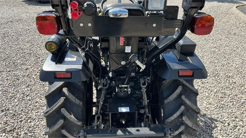 Solis S26 6+2 gearmaskine Limited Edition i sort med bre - Tractor: foto 4 Solis S26 6+2 gearmaskine Limited Edition i sort med bre - Tractor: foto 4