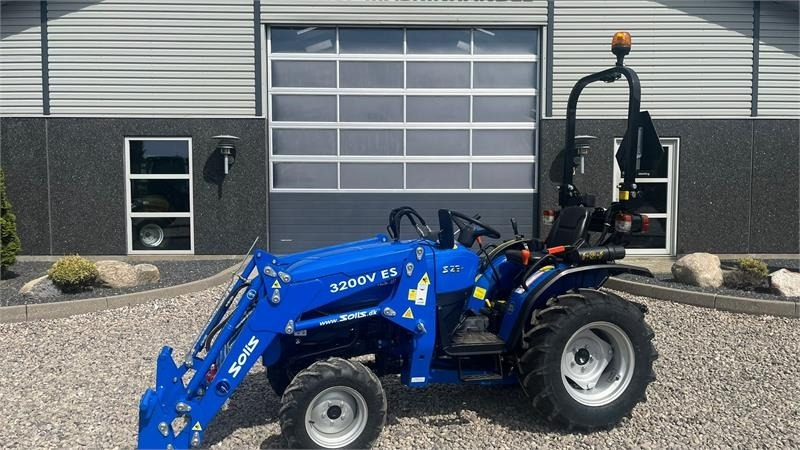 Solis S26 6+2 gearmaskine med Fuldhydraulisk frontlæsser - Tractor municipal: foto 1 Solis S26 6+2 gearmaskine med Fuldhydraulisk frontlæsser - Tractor municipal: foto 1