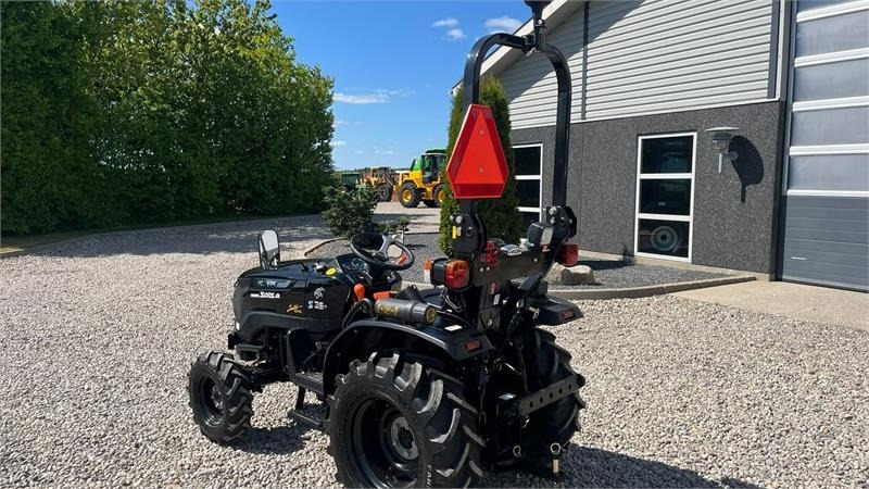 Solis S26 Limited Edition i sort 6+2 Gearmaskine med Ser - Tractor municipal: foto 3 Solis S26 Limited Edition i sort 6+2 Gearmaskine med Ser - Tractor municipal: foto 3