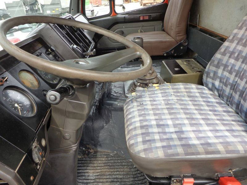 Camión volquete Mercedes-Benz SK 1722 Mercedes Benz SK1722 4X2 Kipper AND Crane: foto 8