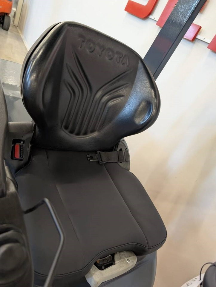 Toyota 10811 06-8FD25F  - Carretilla elevadora diésel: foto 5 Toyota 10811 06-8FD25F  - Carretilla elevadora diésel: foto 5