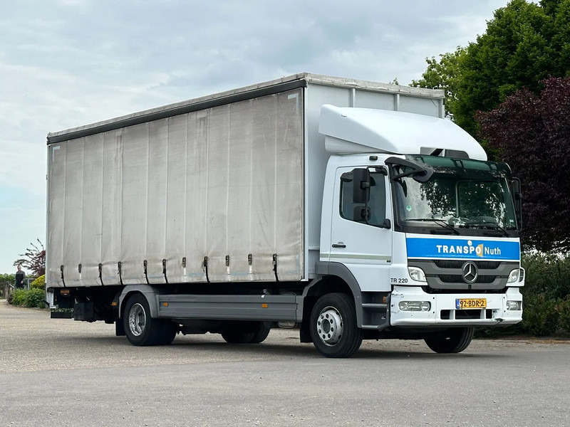 Mercedes-Benz Atego 1218 bakwagen met laadklep 2000kg! - Camión caja cerrada: foto 1 Mercedes-Benz Atego 1218 bakwagen met laadklep 2000kg! - Camión caja cerrada: foto 1