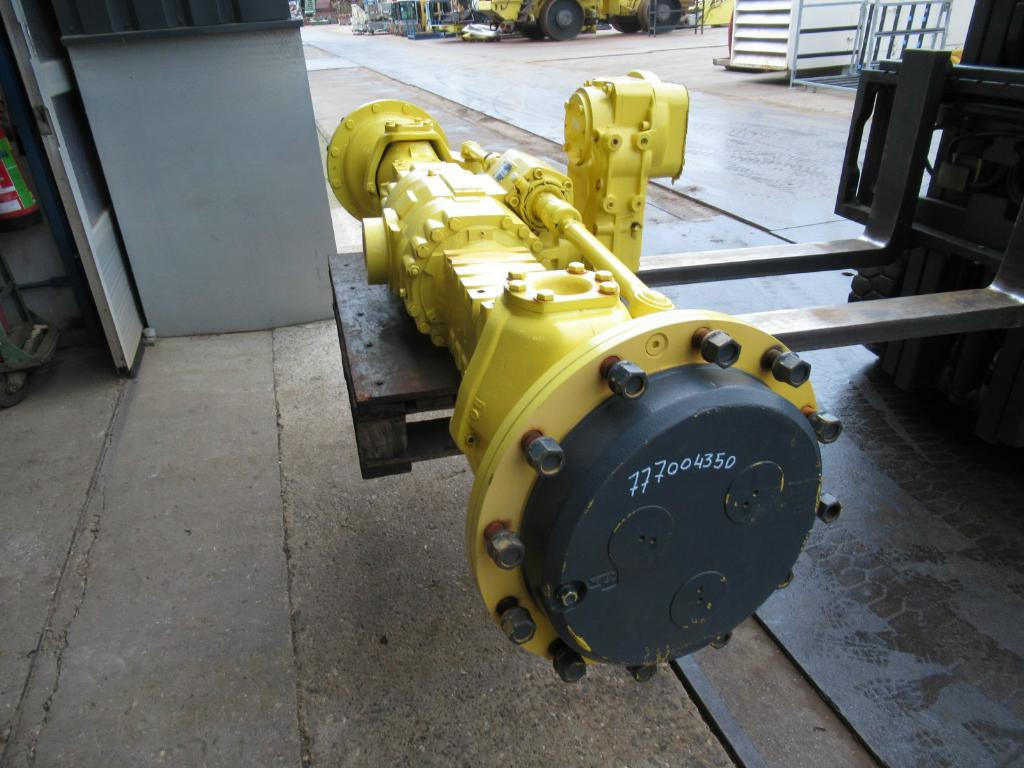 Bomag 05586301 - Eje delantero para Maquinaria de construcción: foto 2 Bomag 05586301 - Eje delantero para Maquinaria de construcción: foto 2