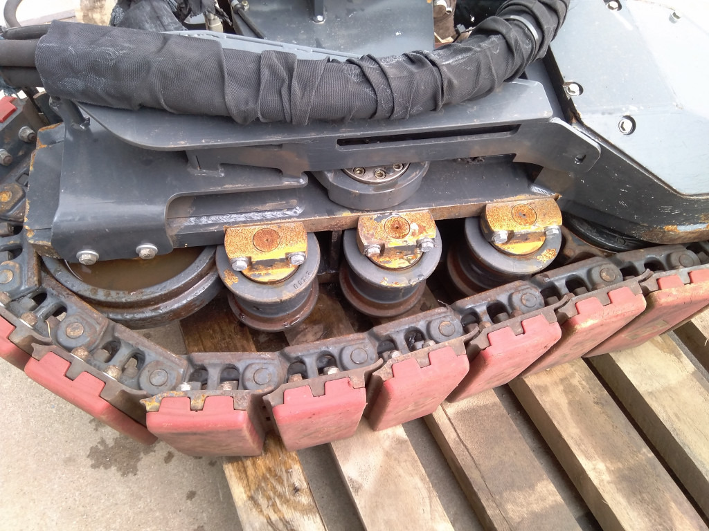 Bomag BM1000-35 - - Piezas del tren de rodaje para Maquinaria de construcción: foto 4 Bomag BM1000-35 - - Piezas del tren de rodaje para Maquinaria de construcción: foto 4