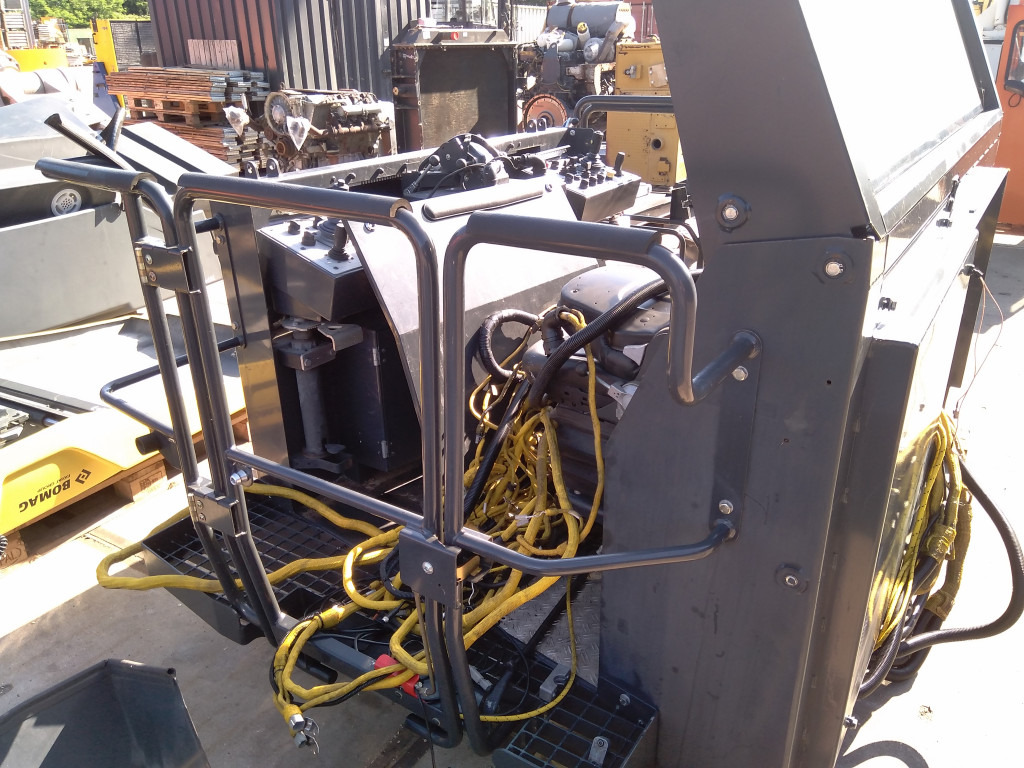 Bomag BM2000-75 - - Carrocería y exterior para Fresadora en frío: foto 4 Bomag BM2000-75 - - Carrocería y exterior para Fresadora en frío: foto 4