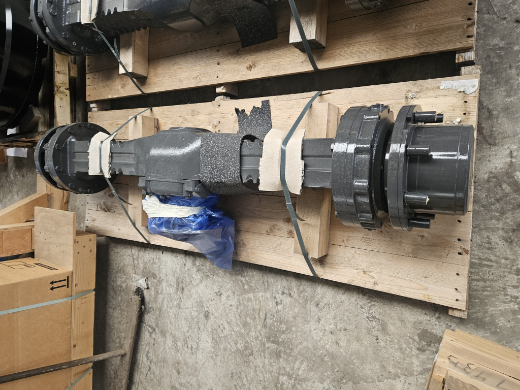 Case 48028549 - 424027 - Eje delantero para Maquinaria de construcción: foto 1 Case 48028549 - 424027 - Eje delantero para Maquinaria de construcción: foto 1