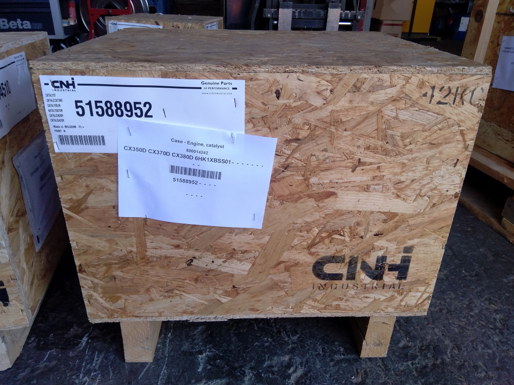 Case 51588952 - Convertidor catalítico para Maquinaria de construcción: foto 2 Case 51588952 - Convertidor catalítico para Maquinaria de construcción: foto 2