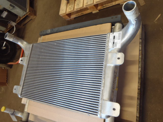 Case LL00083 - Intercooler para Maquinaria de construcción: foto 2 Case LL00083 - Intercooler para Maquinaria de construcción: foto 2