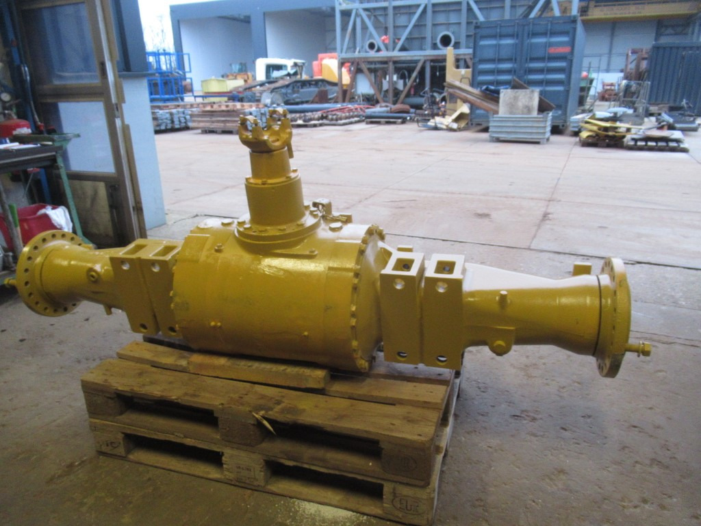 Caterpillar 1267843 - Eje delantero para Maquinaria de construcción: foto 2 Caterpillar 1267843 - Eje delantero para Maquinaria de construcción: foto 2