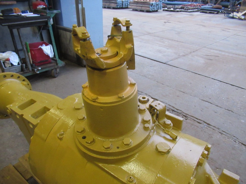 Caterpillar 1267843 - Eje delantero para Maquinaria de construcción: foto 4 Caterpillar 1267843 - Eje delantero para Maquinaria de construcción: foto 4