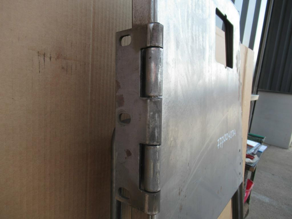 Caterpillar 1871461 - Puerta y piezas para Maquinaria de construcción: foto 4 Caterpillar 1871461 - Puerta y piezas para Maquinaria de construcción: foto 4