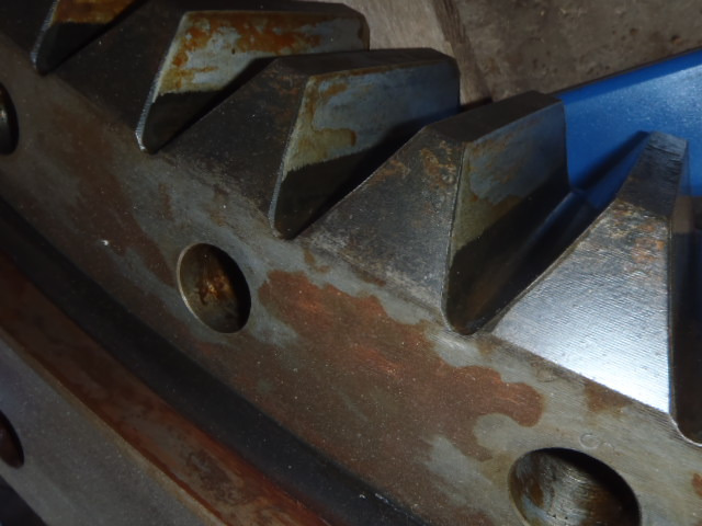 Caterpillar 2224576 - Corona de giro para Maquinaria de construcción: foto 2 Caterpillar 2224576 - Corona de giro para Maquinaria de construcción: foto 2