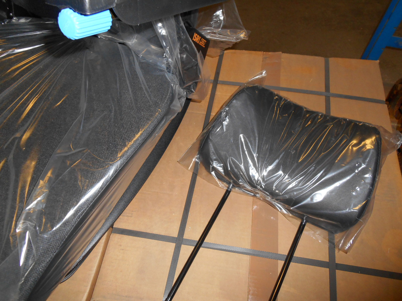 Caterpillar 2244440 - - Asiento para Maquinaria de construcción: foto 3 Caterpillar 2244440 - - Asiento para Maquinaria de construcción: foto 3