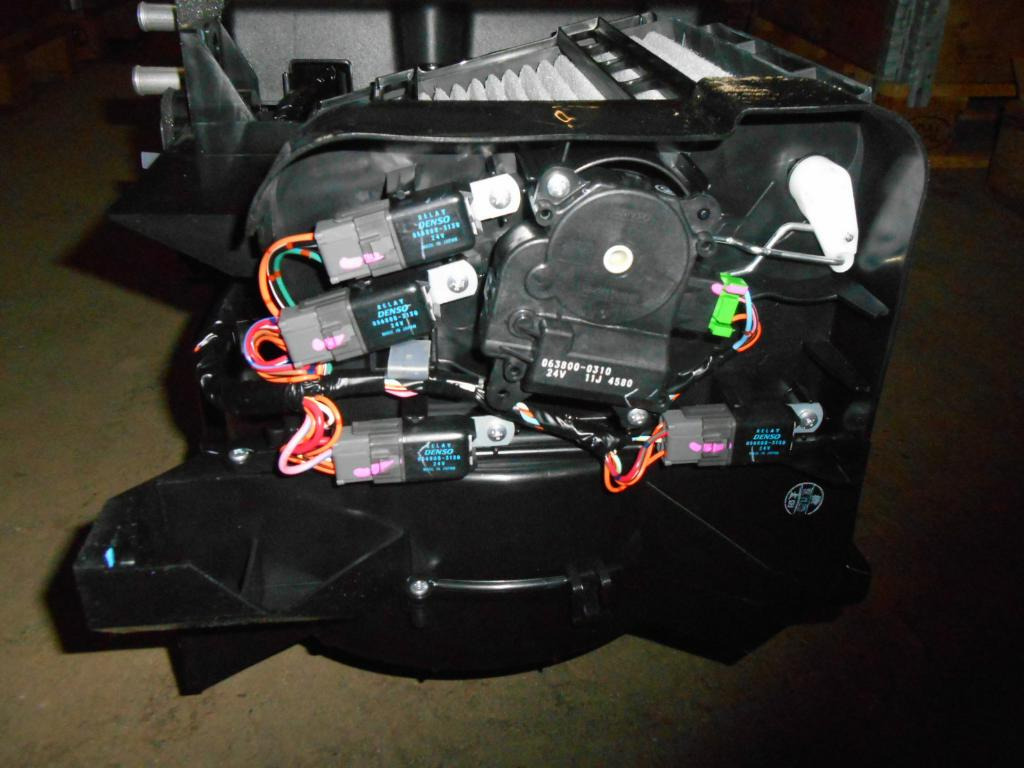 Caterpillar 2299081 - 3168812 - Pieza de aire acondicionado para Maquinaria de construcción: foto 5 Caterpillar 2299081 - 3168812 - Pieza de aire acondicionado para Maquinaria de construcción: foto 5