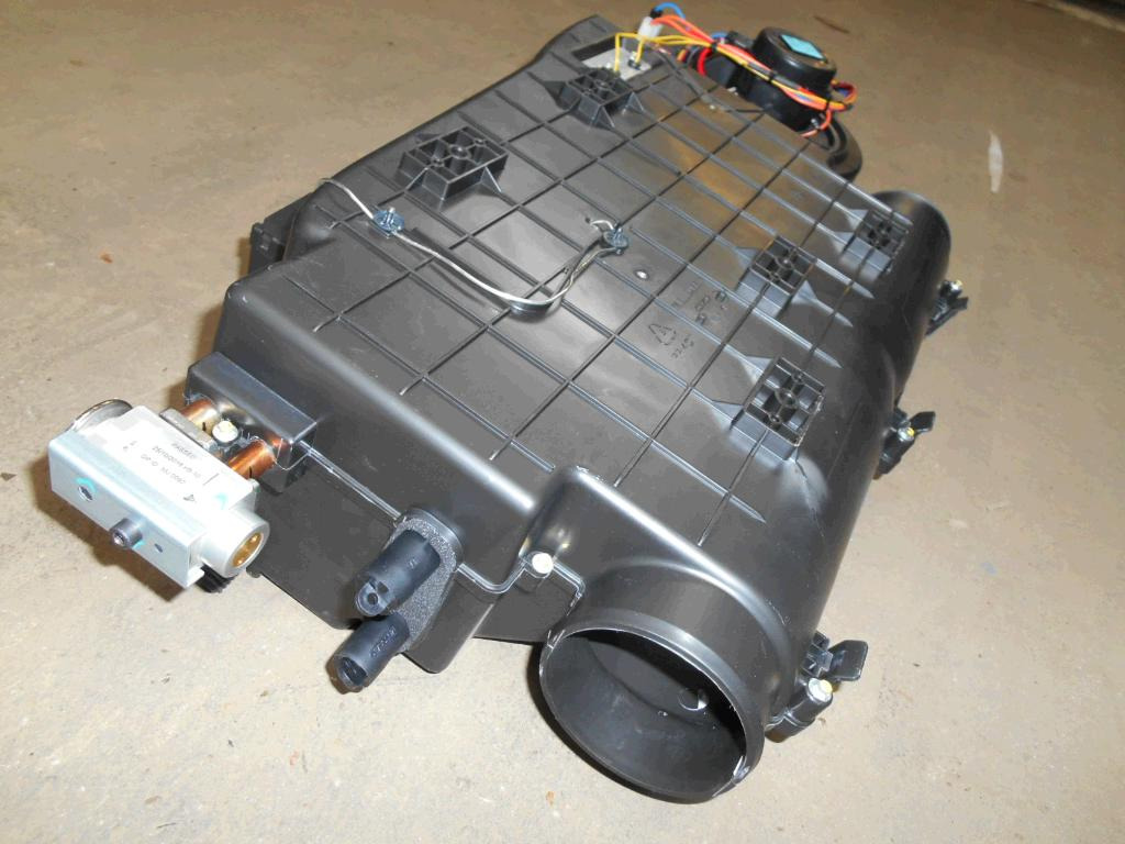 Caterpillar 3622490 - 4698419 - Pieza de aire acondicionado para Maquinaria de construcción: foto 2 Caterpillar 3622490 - 4698419 - Pieza de aire acondicionado para Maquinaria de construcción: foto 2