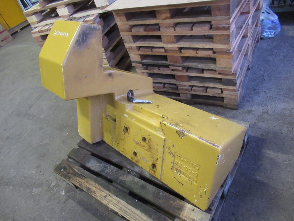 Caterpillar 3930073 - Contrapeso para Maquinaria de construcción: foto 2 Caterpillar 3930073 - Contrapeso para Maquinaria de construcción: foto 2