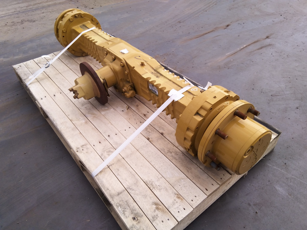 Caterpillar 4454603 - Eje delantero para Maquinaria de construcción: foto 2 Caterpillar 4454603 - Eje delantero para Maquinaria de construcción: foto 2