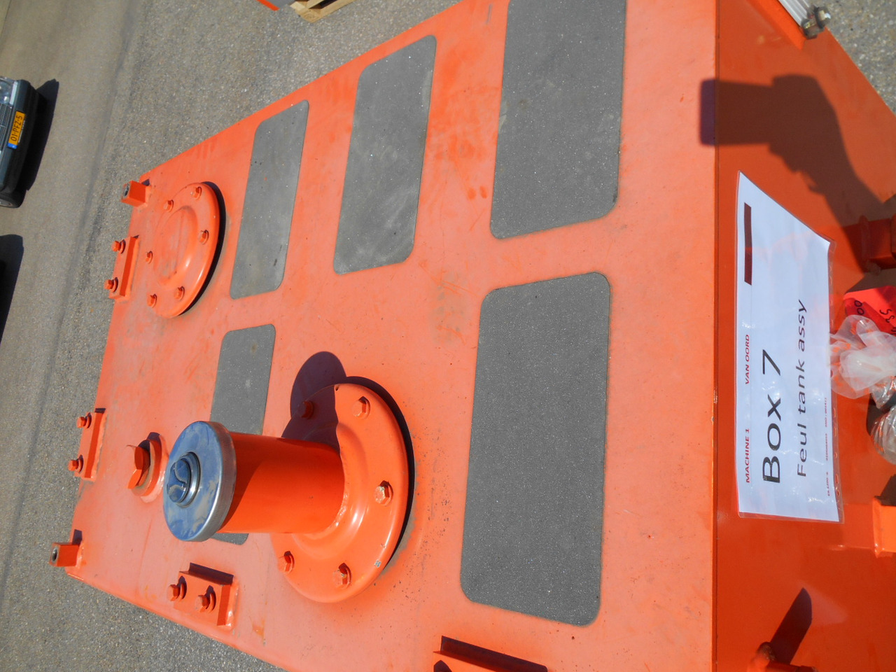 Hitachi EX1200-6 - 9278777 - Depósito de combustible para Maquinaria de construcción: foto 1 Hitachi EX1200-6 - 9278777 - Depósito de combustible para Maquinaria de construcción: foto 1