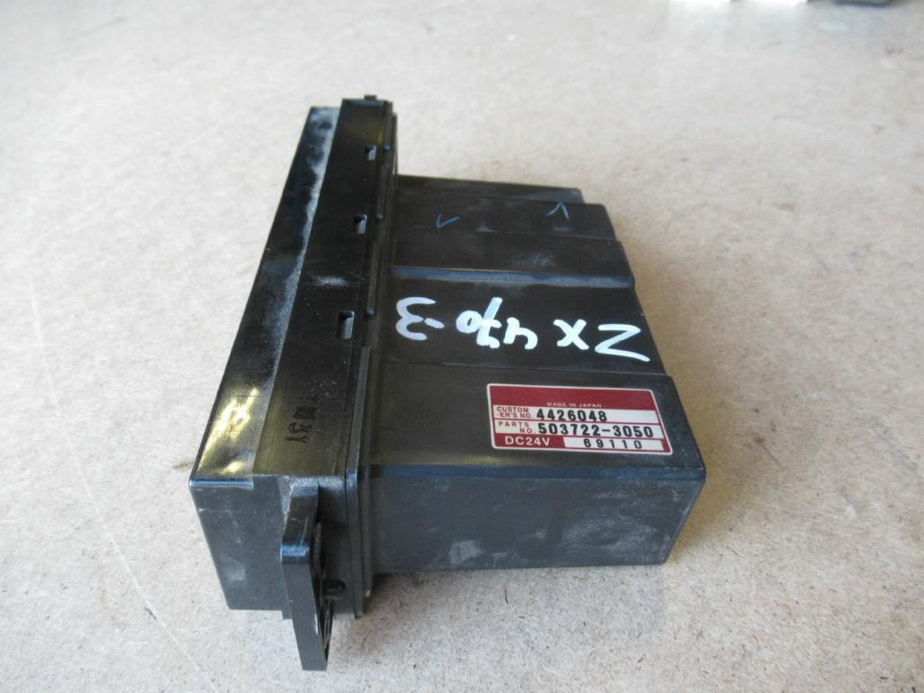 Hitachi ZX470-3 - - Salpicadero para Maquinaria de construcción: foto 2 Hitachi ZX470-3 - - Salpicadero para Maquinaria de construcción: foto 2