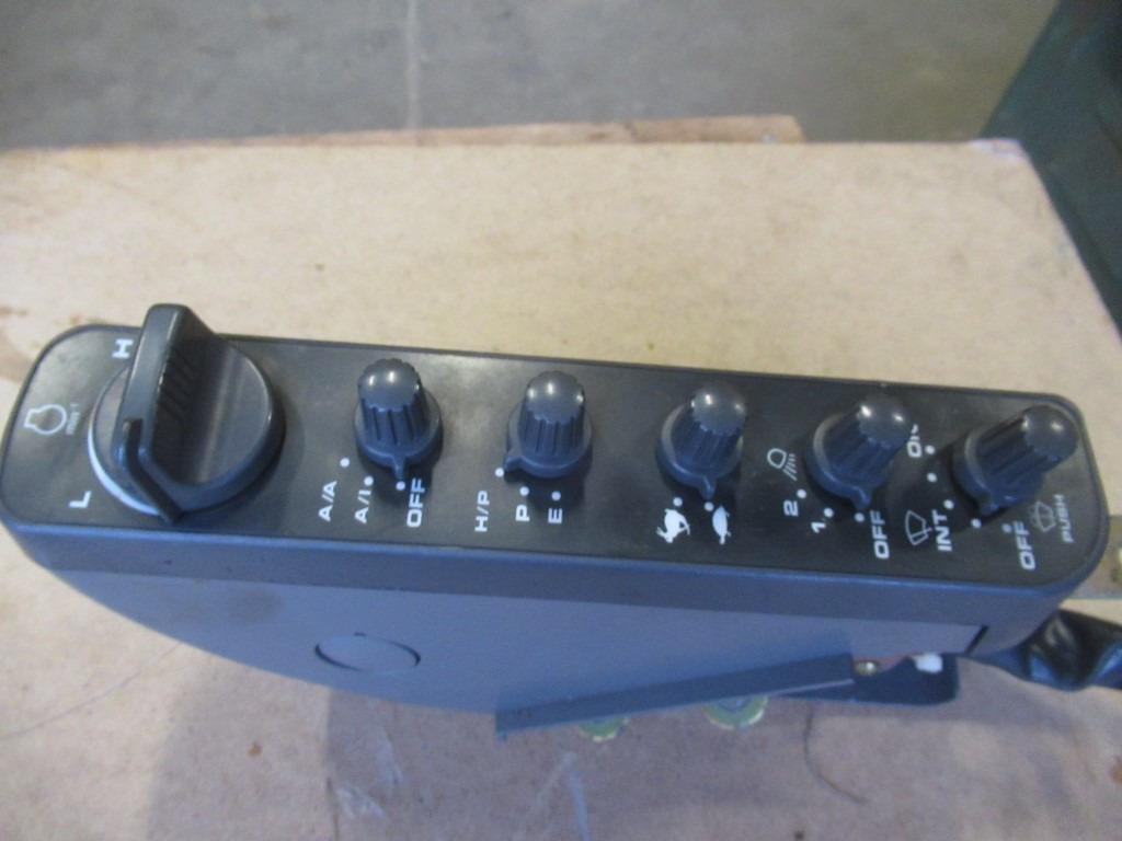 Hitachi ZX650LCH - - Salpicadero para Maquinaria de construcción: foto 3 Hitachi ZX650LCH - - Salpicadero para Maquinaria de construcción: foto 3