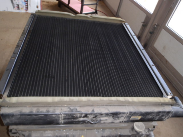 New Holland 71432276 - Enfriador de aceite para Maquinaria de construcción: foto 2 New Holland 71432276 - Enfriador de aceite para Maquinaria de construcción: foto 2