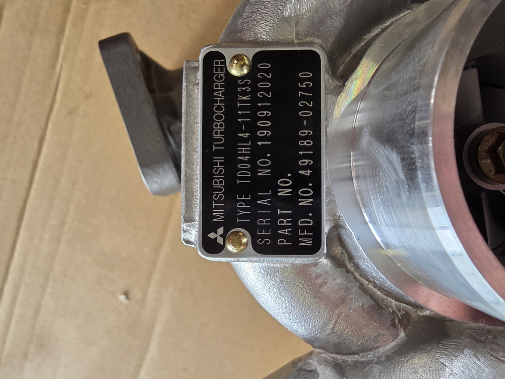 New Holland va4918902750 - Turbocompresor para Maquinaria de construcción: foto 4 New Holland va4918902750 - Turbocompresor para Maquinaria de construcción: foto 4