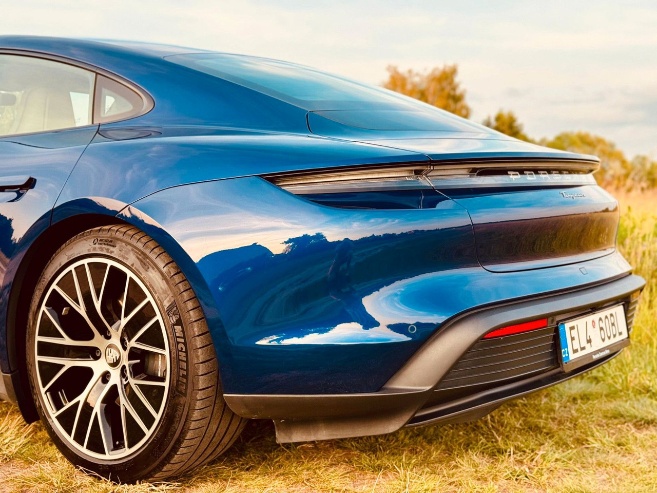 Porsche Taycan CR - Coupé: foto 4 Porsche Taycan CR - Coupé: foto 4