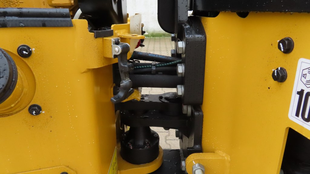 Apisonadora de asfalto Caterpillar CB 2.5 GC: foto 11 Apisonadora de asfalto Caterpillar CB 2.5 GC: foto 11