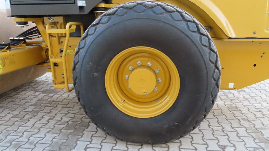 Arrendamiento de  Caterpillar CS66B Caterpillar CS66B: foto 12