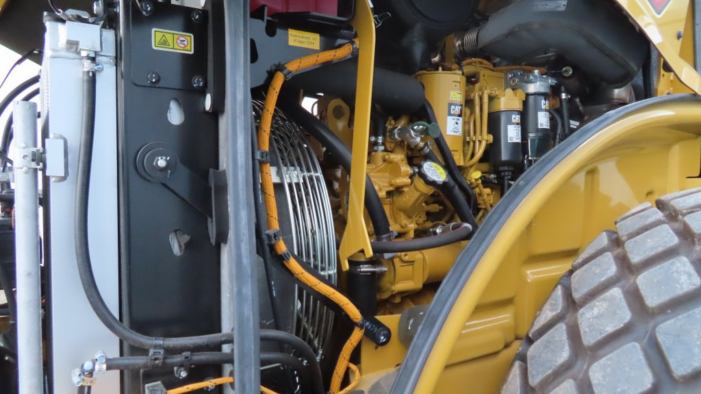 Arrendamiento de  Caterpillar CS66B Caterpillar CS66B: foto 9