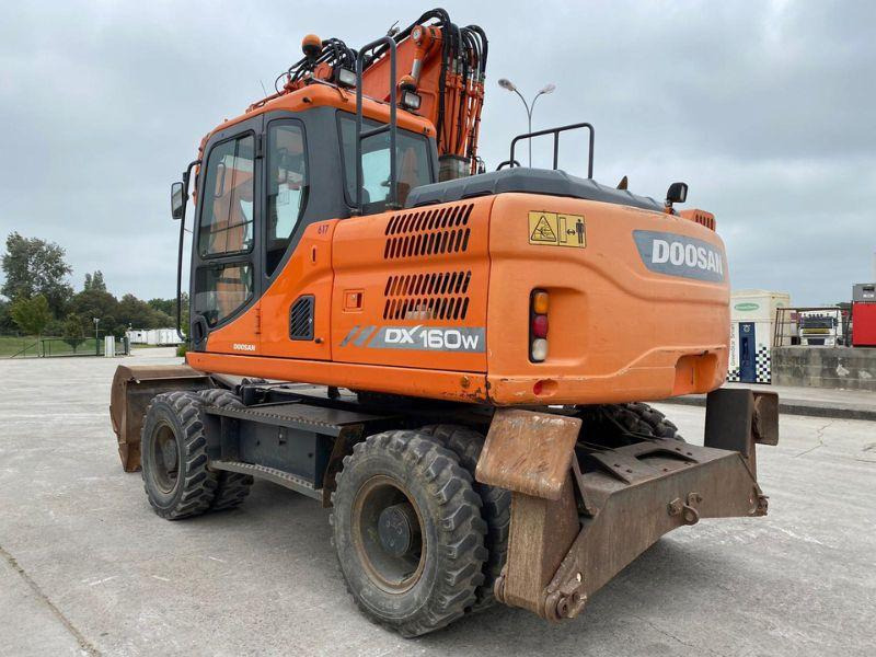 Doosan DX160 - Excavadora de ruedas: foto 3 Doosan DX160 - Excavadora de ruedas: foto 3